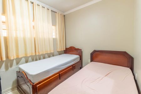 Casa à venda com 340m², 5 quartos e 5 vagas Casa à venda com 340m², 5 quartos e 5 vagasQuarto 5