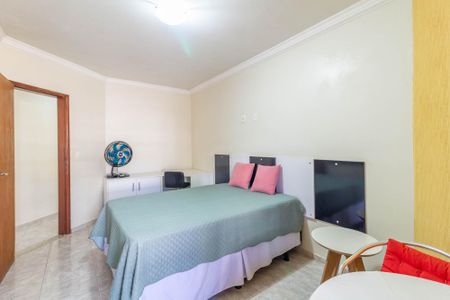 Casa à venda com 340m², 5 quartos e 5 vagas Casa à venda com 340m², 5 quartos e 5 vagasQuarto 1