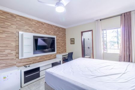 Casa à venda com 340m², 5 quartos e 5 vagas Casa à venda com 340m², 5 quartos e 5 vagasQuarto 4