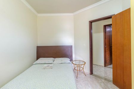 Casa à venda com 340m², 5 quartos e 5 vagas Casa à venda com 340m², 5 quartos e 5 vagasQuarto 3