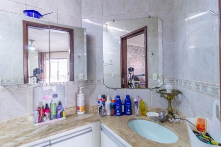 Casa à venda com 340m², 5 quartos e 5 vagas Casa à venda com 340m², 5 quartos e 5 vagasBanheiro do Quarto 2
