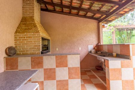 Casa à venda com 340m², 5 quartos e 5 vagas Casa à venda com 340m², 5 quartos e 5 vagasÁrea de Churrasqueira