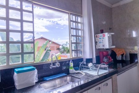 Casa à venda com 340m², 5 quartos e 5 vagas Casa à venda com 340m², 5 quartos e 5 vagasCozinha