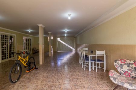 Casa à venda com 340m², 5 quartos e 5 vagas Casa à venda com 340m², 5 quartos e 5 vagasGaragem