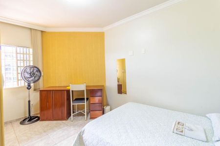 Casa à venda com 340m², 5 quartos e 5 vagas Casa à venda com 340m², 5 quartos e 5 vagasQuarto 3