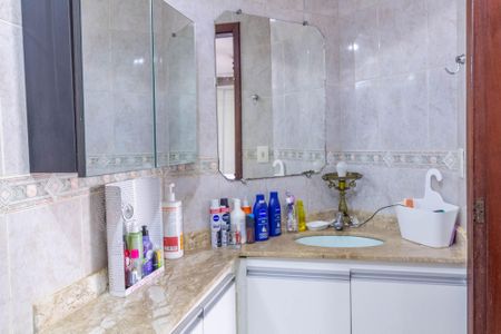 Casa à venda com 340m², 5 quartos e 5 vagas Casa à venda com 340m², 5 quartos e 5 vagasBanheiro do Quarto 2
