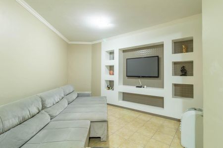 Casa à venda com 340m², 5 quartos e 5 vagas Casa à venda com 340m², 5 quartos e 5 vagasSala de TV