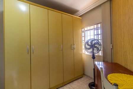 Casa à venda com 340m², 5 quartos e 5 vagas Casa à venda com 340m², 5 quartos e 5 vagasQuarto 3
