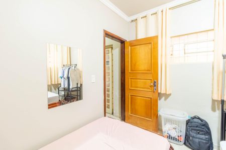 Casa à venda com 340m², 5 quartos e 5 vagas Casa à venda com 340m², 5 quartos e 5 vagasQuarto 5