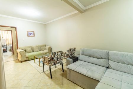 Casa à venda com 340m², 5 quartos e 5 vagas Casa à venda com 340m², 5 quartos e 5 vagasSala de TV
