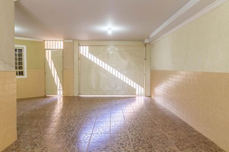 Casa à venda com 340m², 5 quartos e 5 vagas Casa à venda com 340m², 5 quartos e 5 vagasGaragem
