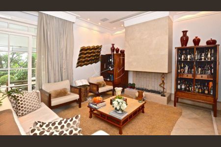 Casa à venda com 584m², 8 quartos e 7 vagas