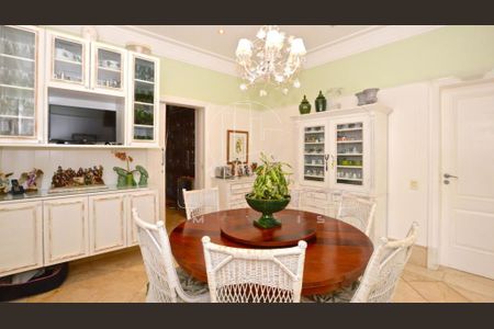 Casa à venda com 584m², 8 quartos e 7 vagas