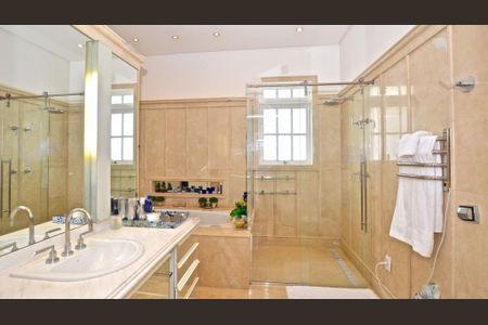 Casa à venda com 584m², 8 quartos e 7 vagas