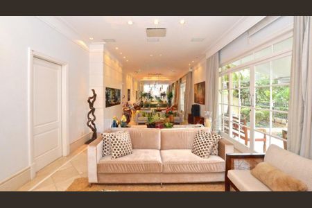 Casa à venda com 584m², 8 quartos e 7 vagas