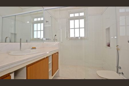 Casa à venda com 584m², 8 quartos e 7 vagas