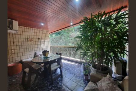 Apartamento à venda com 227m², 4 quartos e 3 vagas