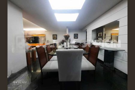 Apartamento à venda com 227m², 4 quartos e 3 vagas