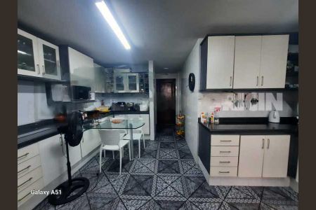 Apartamento à venda com 227m², 4 quartos e 3 vagas