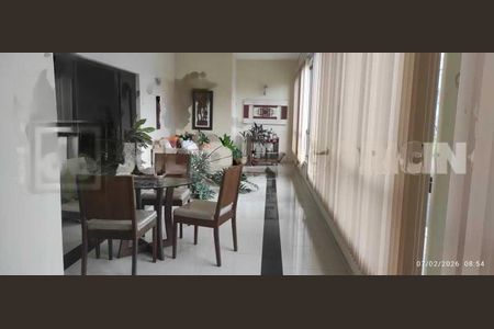 Casa à venda com 588m², 5 quartos e 4 vagas