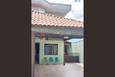 Casa à venda com 101m², 3 quartos e 3 vagas