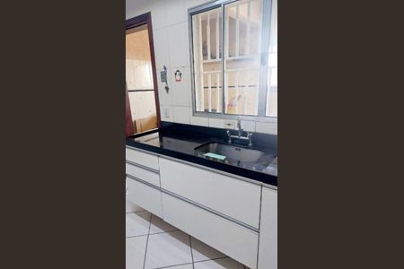 Casa à venda com 101m², 3 quartos e 3 vagas