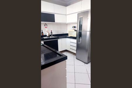 Casa à venda com 101m², 3 quartos e 3 vagas