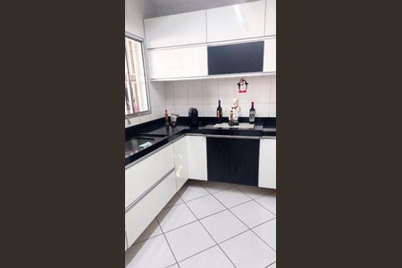 Casa à venda com 101m², 3 quartos e 3 vagas