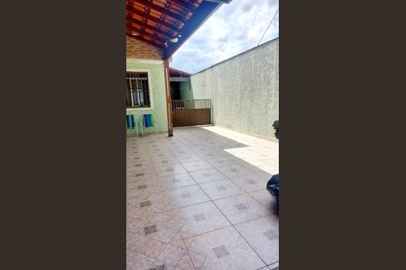 Casa à venda com 101m², 3 quartos e 3 vagas