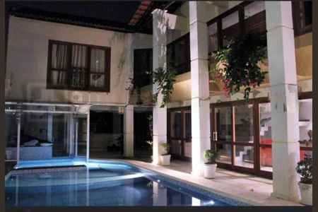 Casa à venda com 424m², 5 quartos e 3 vagas