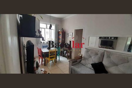 Apartamento à venda com 64m², 3 quartos e sem vaga