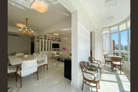 Apartamento à venda com 184m², 3 quartos e 1 vaga