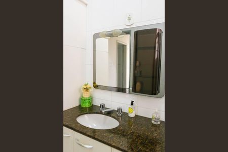 Casa à venda com 280m², 2 quartos e 2 vagas Casa à venda com 280m², 2 quartos e 2 vagasBanheiro Social