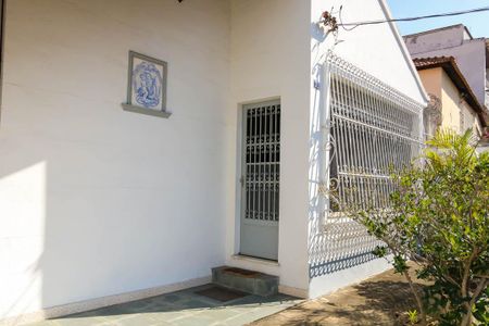 Casa à venda com 280m², 2 quartos e 2 vagas Casa à venda com 280m², 2 quartos e 2 vagasÁrea da Frente