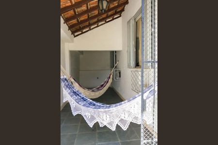 Casa à venda com 280m², 2 quartos e 2 vagas Casa à venda com 280m², 2 quartos e 2 vagasÁrea da Frente