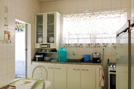 Casa à venda com 280m², 2 quartos e 2 vagas Casa à venda com 280m², 2 quartos e 2 vagasCozinha