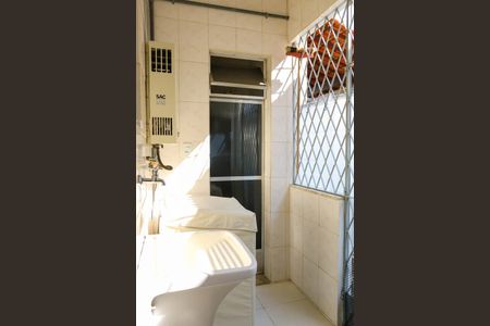 Casa à venda com 280m², 2 quartos e 2 vagas Casa à venda com 280m², 2 quartos e 2 vagasÁrea de Serviço