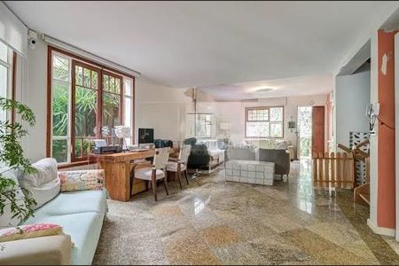 Casa à venda com 408m², 4 quartos e 4 vagas