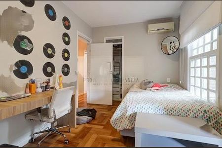 Casa à venda com 4 quartos, 408m² em Santo Amaro, São Paulo