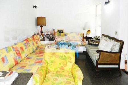 Casa à venda com 3 quartos, 210m² em Santo Amaro, São Paulo