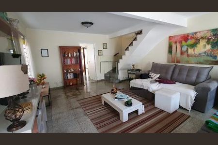 Casa à venda com 3 quartos, 145m² em Vila Cordeiro, São Paulo