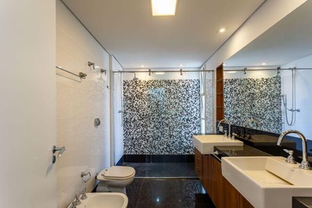 Apartamento à venda com 2 quartos, 200m² em Itaim Bibi, São Paulo