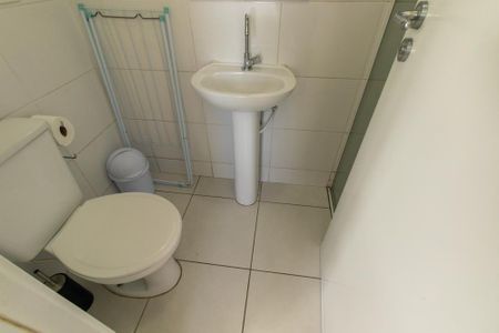 Banheiro Social de kitnet/studio à venda com 1 quarto, 22m² em Centro, Curitiba