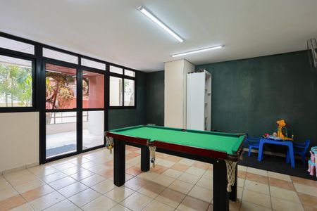 Apartamento para alugar com 50m², 2 quartos e 1 vaga Apartamento para alugar com 50m², 2 quartos e 1 vagaÁrea comum - Salão de jogos
