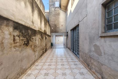 Casa à venda com 160m², 3 quartos e 3 vagasCorredor - Quintal