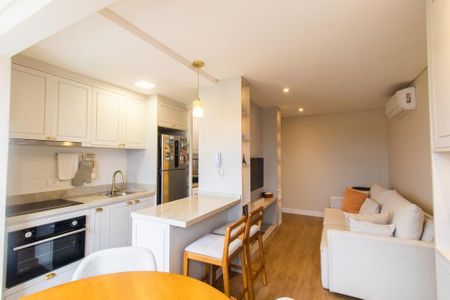 Sala de apartamento à venda com 2 quartos, 54m² em Capão Raso, Curitiba