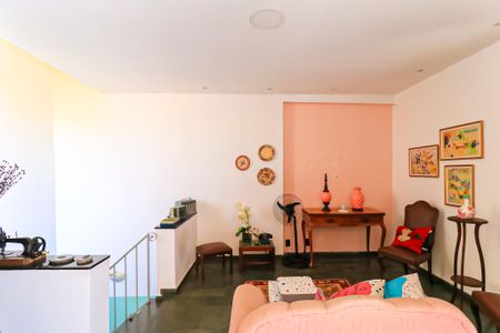 Casa à venda com 250m², 2 quartos e 1 vaga Casa à venda com 250m², 2 quartos e 1 vagaSala 2