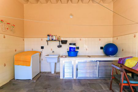 Casa à venda com 250m², 2 quartos e 1 vaga Casa à venda com 250m², 2 quartos e 1 vagaÁrea de Serviço