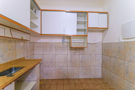 Casa à venda com 250m², 2 quartos e 1 vaga Casa à venda com 250m², 2 quartos e 1 vagaCozinha- Kitnet