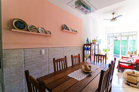 Casa à venda com 250m², 2 quartos e 1 vaga Casa à venda com 250m², 2 quartos e 1 vagaSala